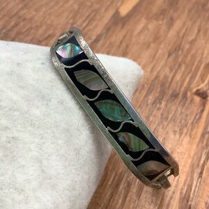 Alpaca Mexico Vintage Black Enamel Silver Abalone Leaf Inlay Bangle Bracelet